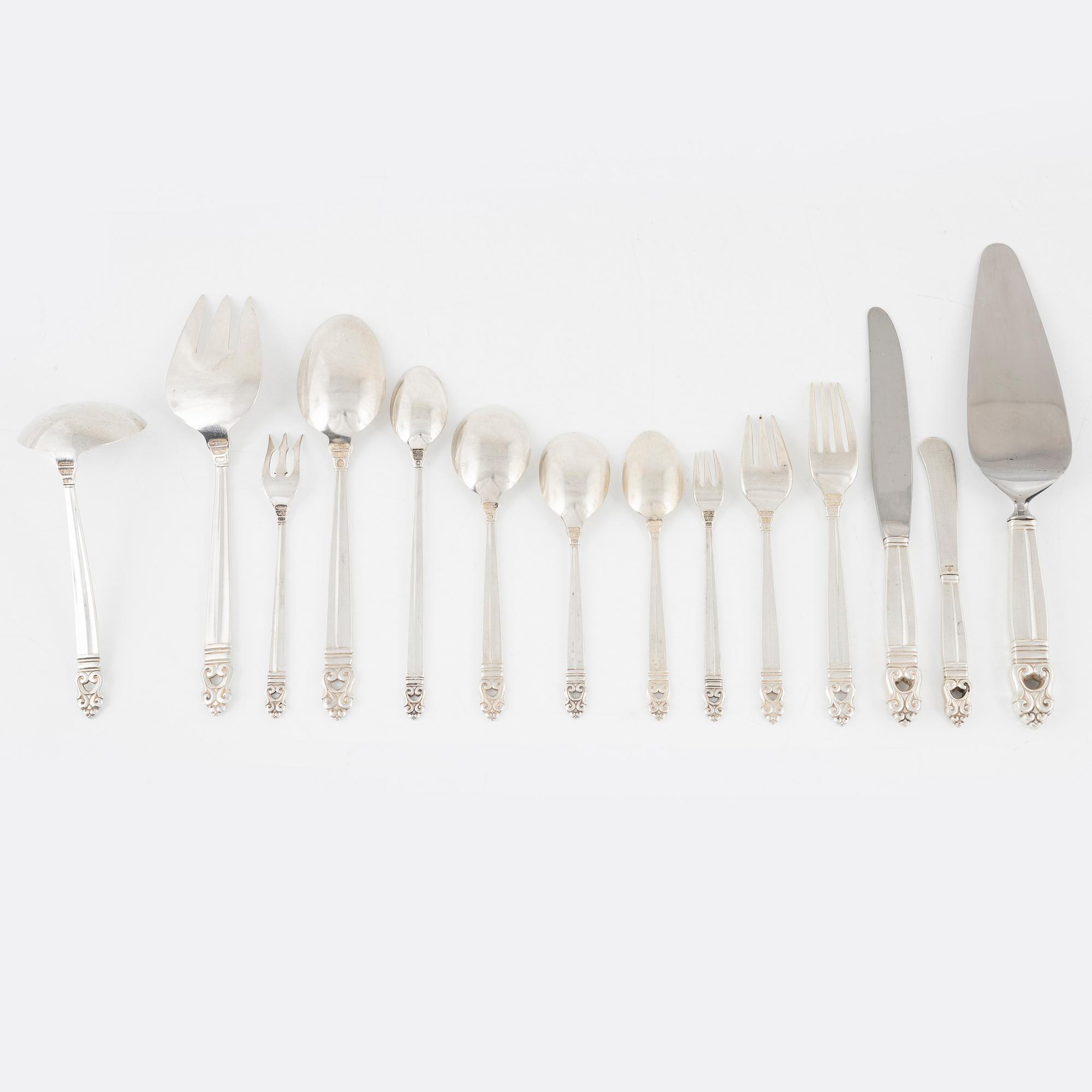 Bestick, 95 delar, sterling silver, "Royal Danish" ,The International Silver Company (1898–1983), Meridan, Connecticut.