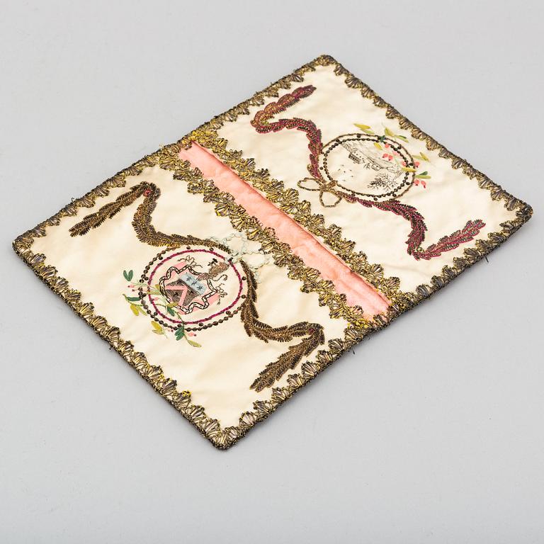 A Gustavian embroidered silk wallet, late 18th Century.