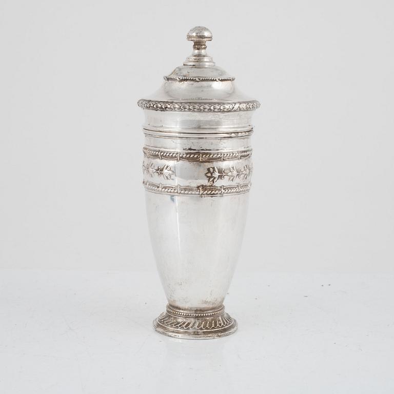 A Swedish Silver Cocktail Shaker, mark of CG Hallberg, Stockholm 1905.
