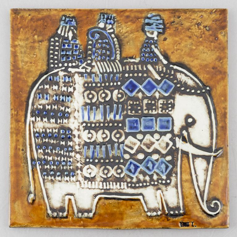 Lisa Larson, väggreliefer, 3 st, stengods, bl.a. ur serien "Unik", Gustavsberg.