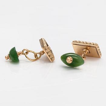 A pair of 14K gold cufflinks with enamel, jade and diamonds ca. 0.018 ct in total. St-Petersburg, Soviet union.