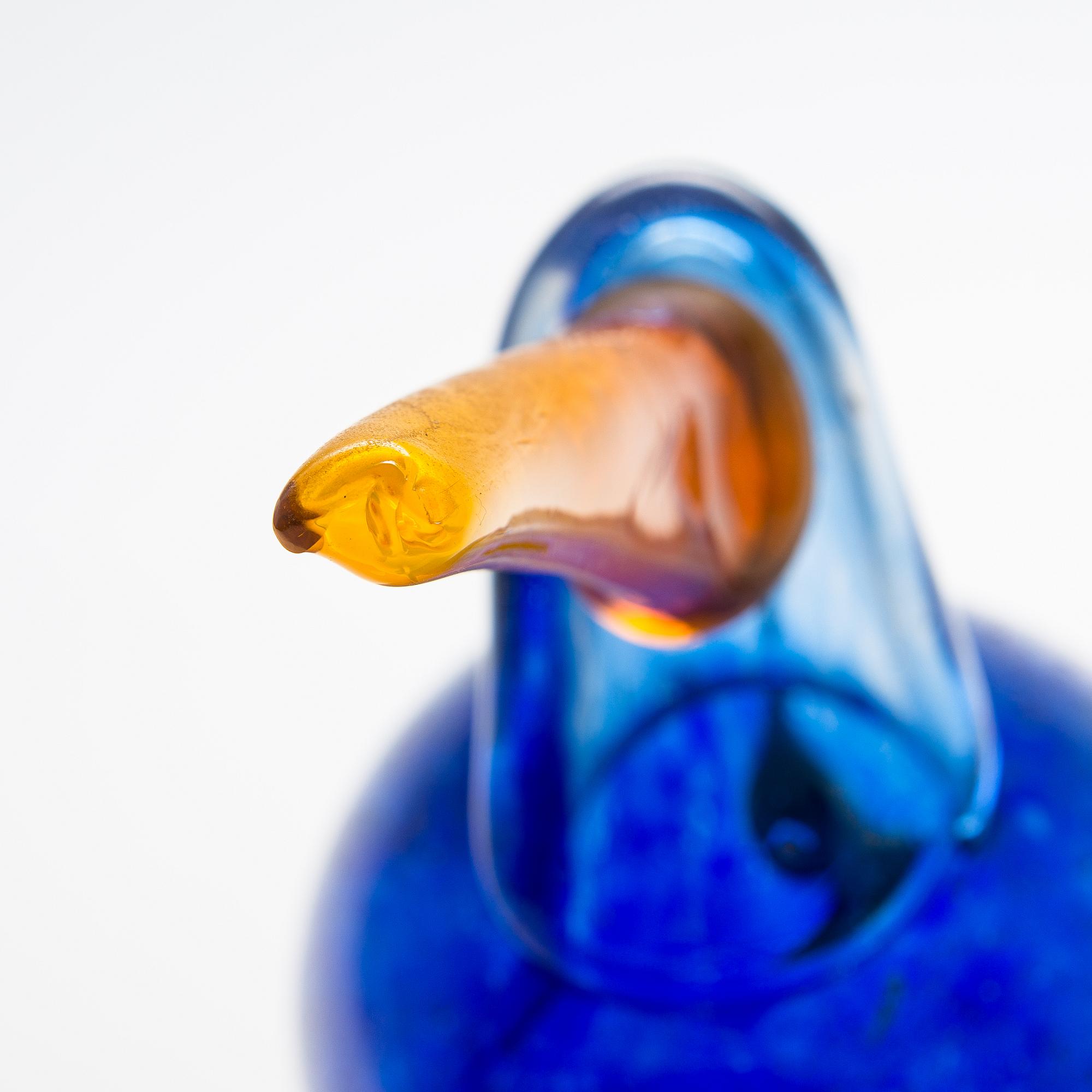 Oiva Toikka, A 'Kiikkuri' bird signed Oiva Toikka Nuutajärvi Notsjö.