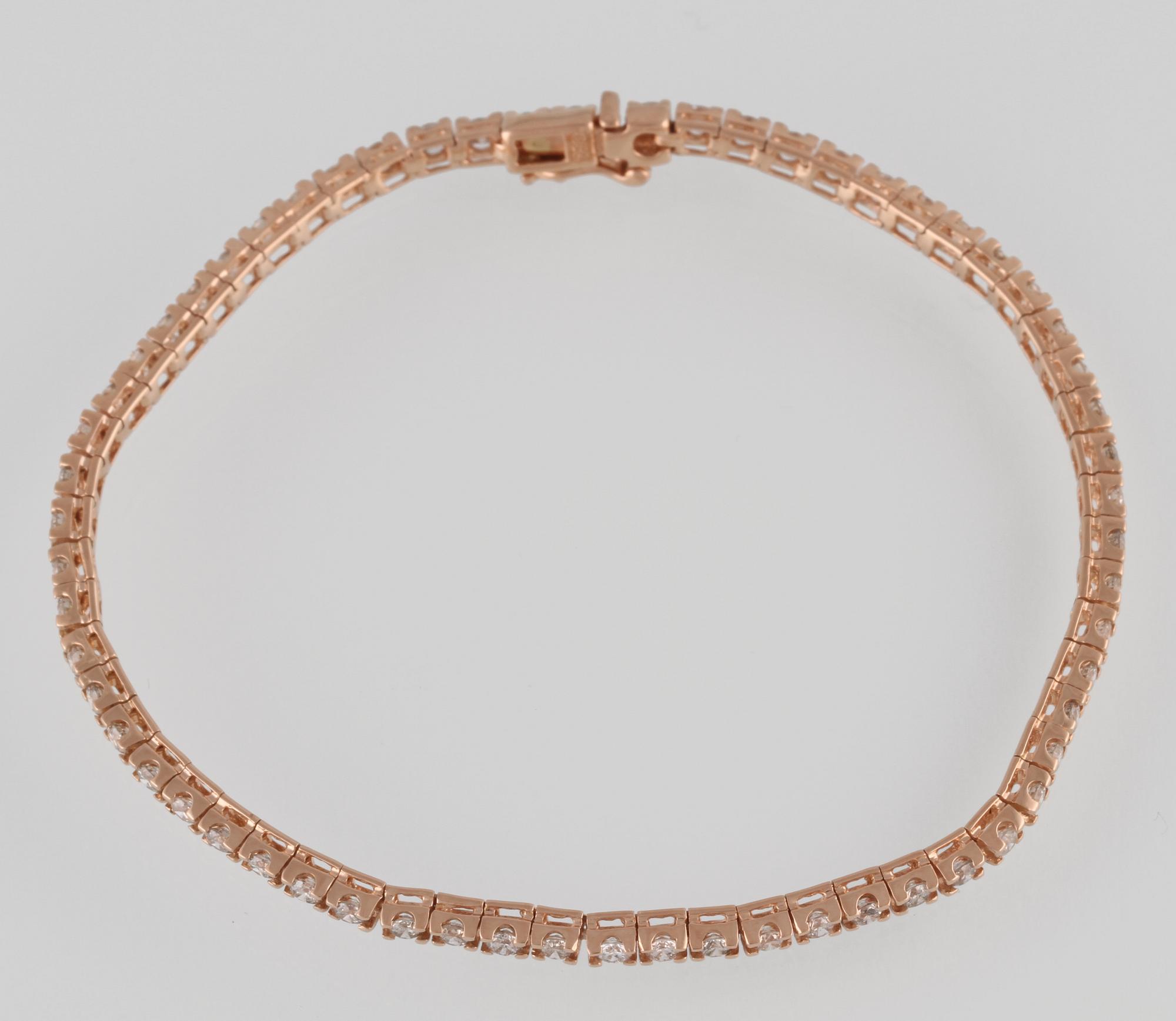 ARMBAND, 18K roséguld med briljantslipade diamanter ca 2.15 ct. Vikt 7,2 gram.