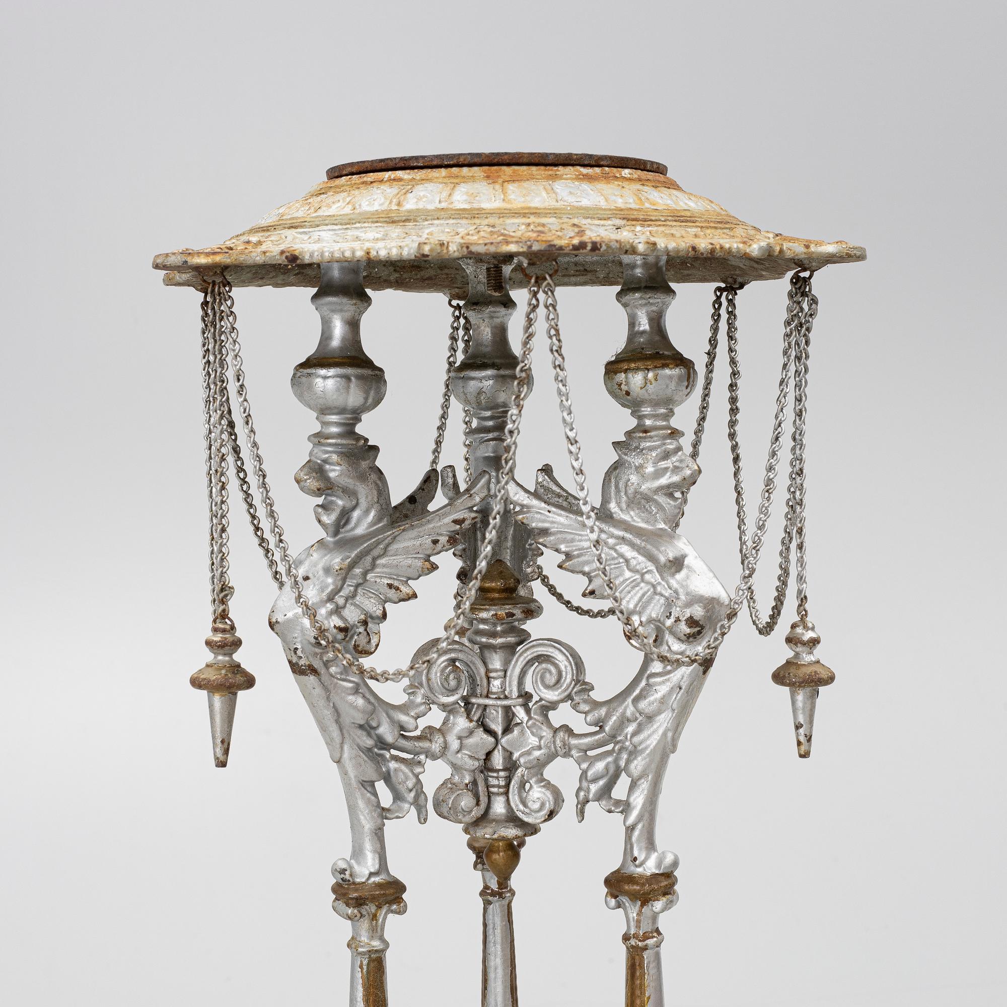Pedestal, around the year 1900.