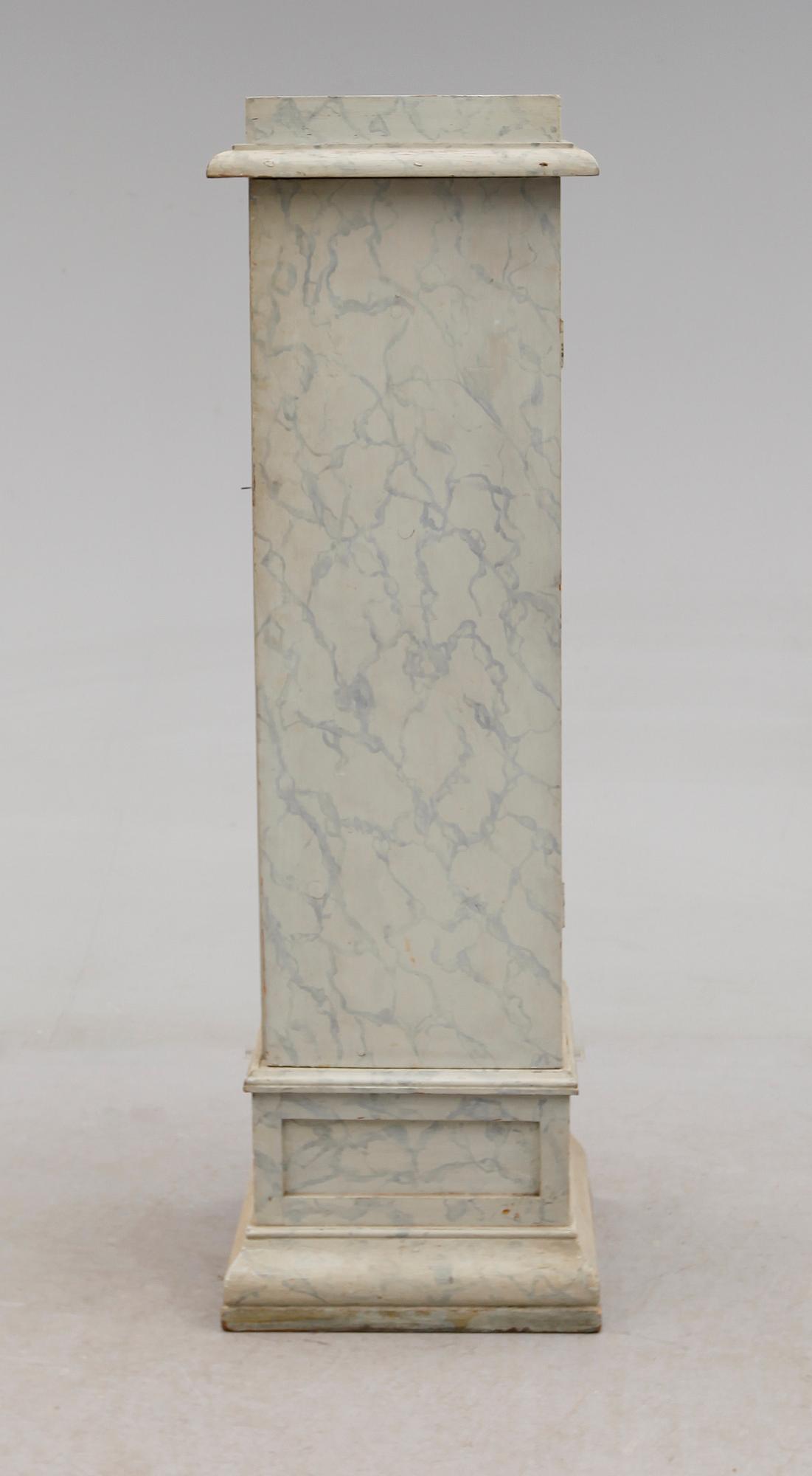 KOLONNSKÅP, omkring år 1900.