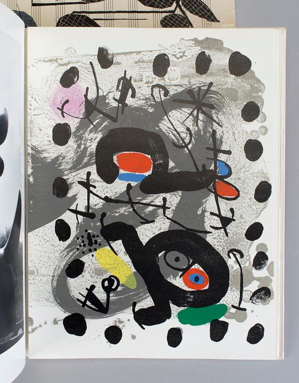 BOOK; XXe Siécle, 7 vol with litographs.