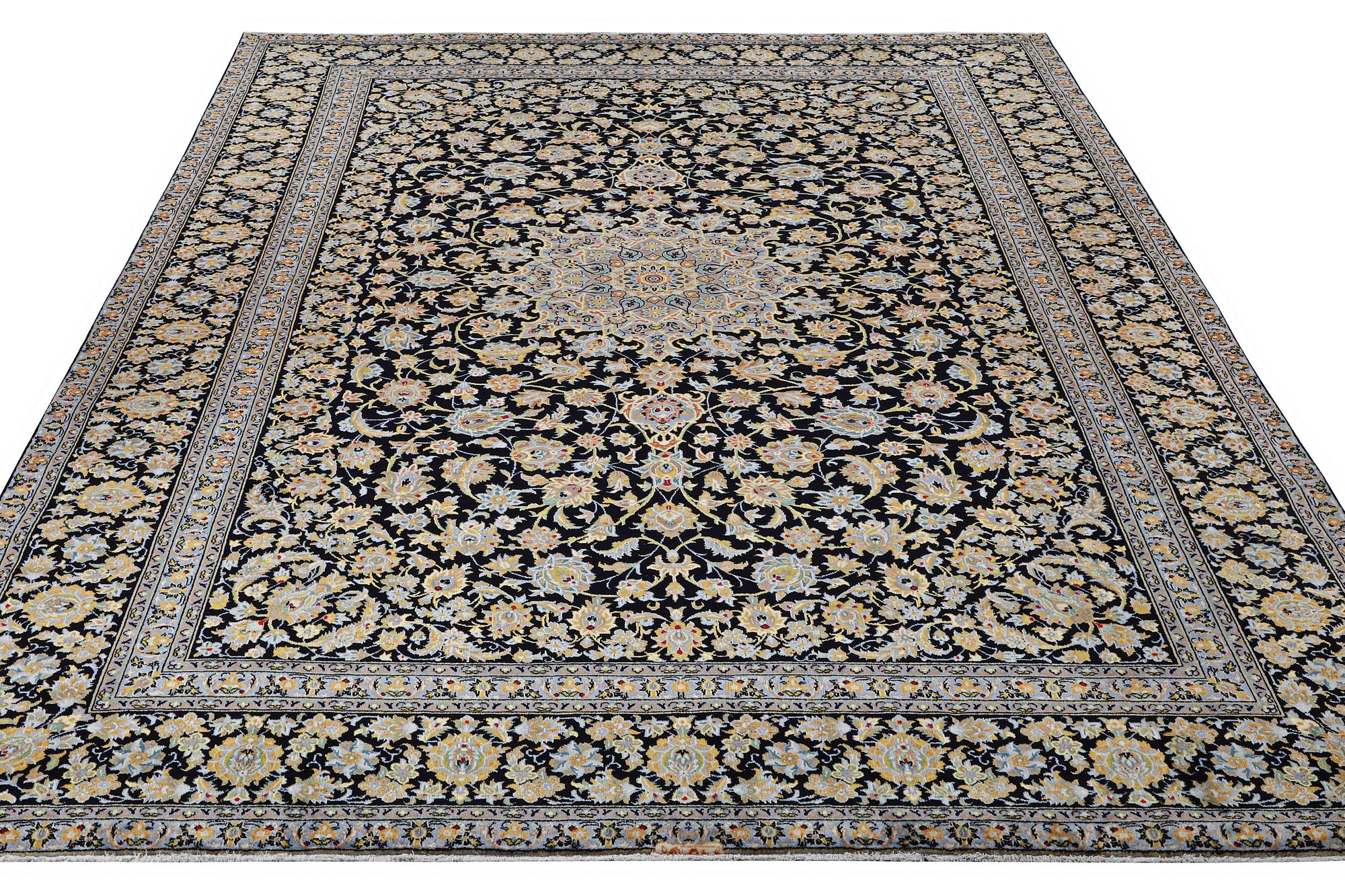 Matta, Keshan, ca 400 x 293 cm.