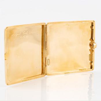 A Swedish 20th century 18ct gold cigarette case, mark of Karl Anderson, Stockholm 1920.