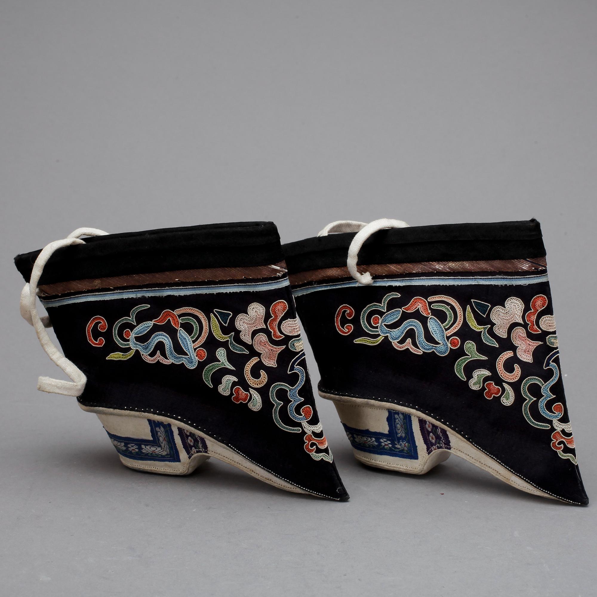 PARTI TEXTIL, 7 delar, Kina, omkring 1900.