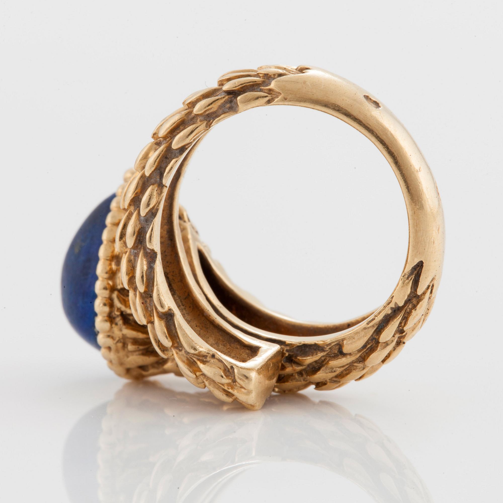 BOUCHERON.