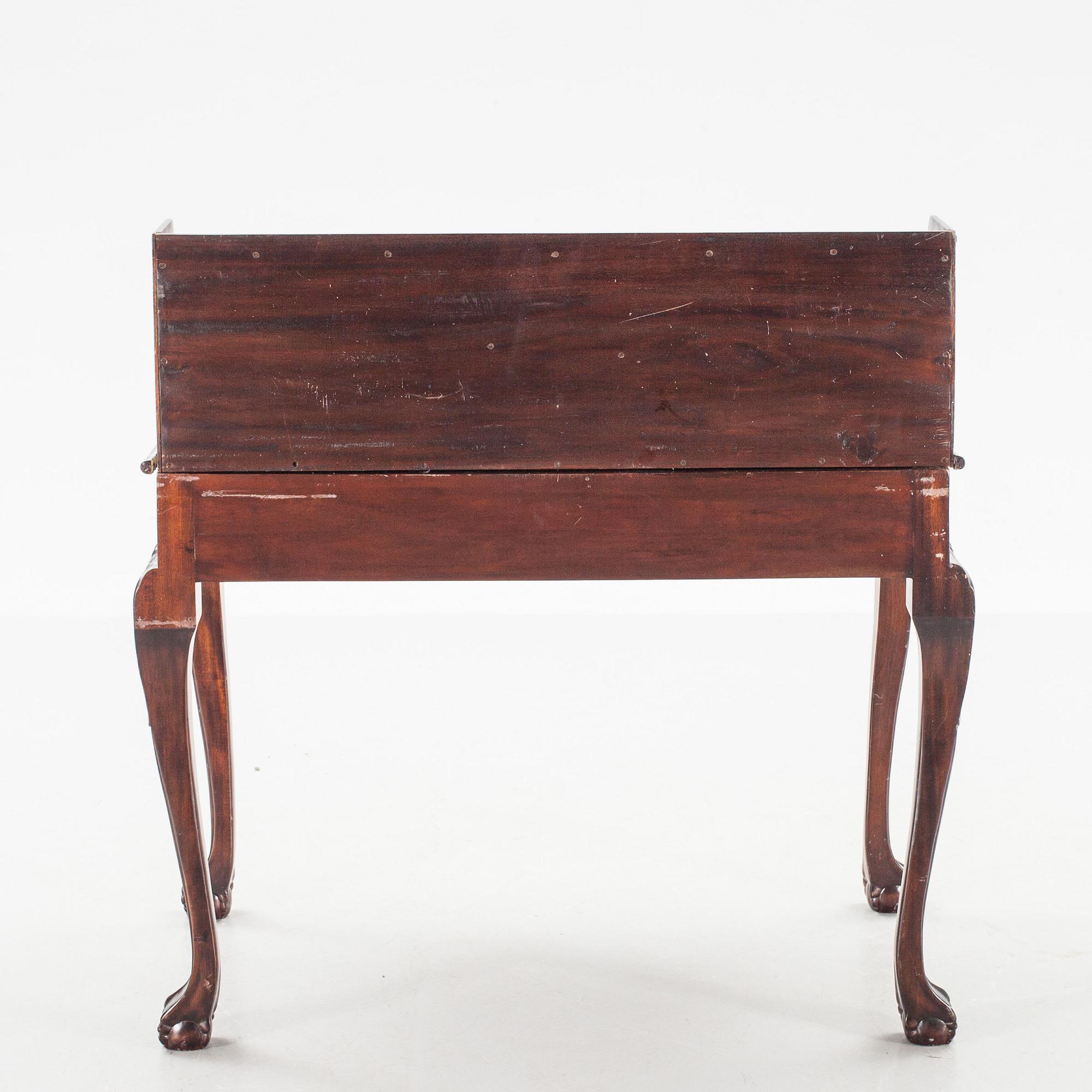 SKRIVBORD, Chippendale-stil.