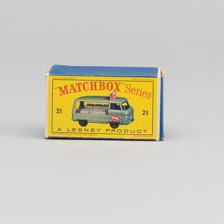 LESNEY MATCHBOX SERIES  COMMER MILK FLOAT RW 21C-7.