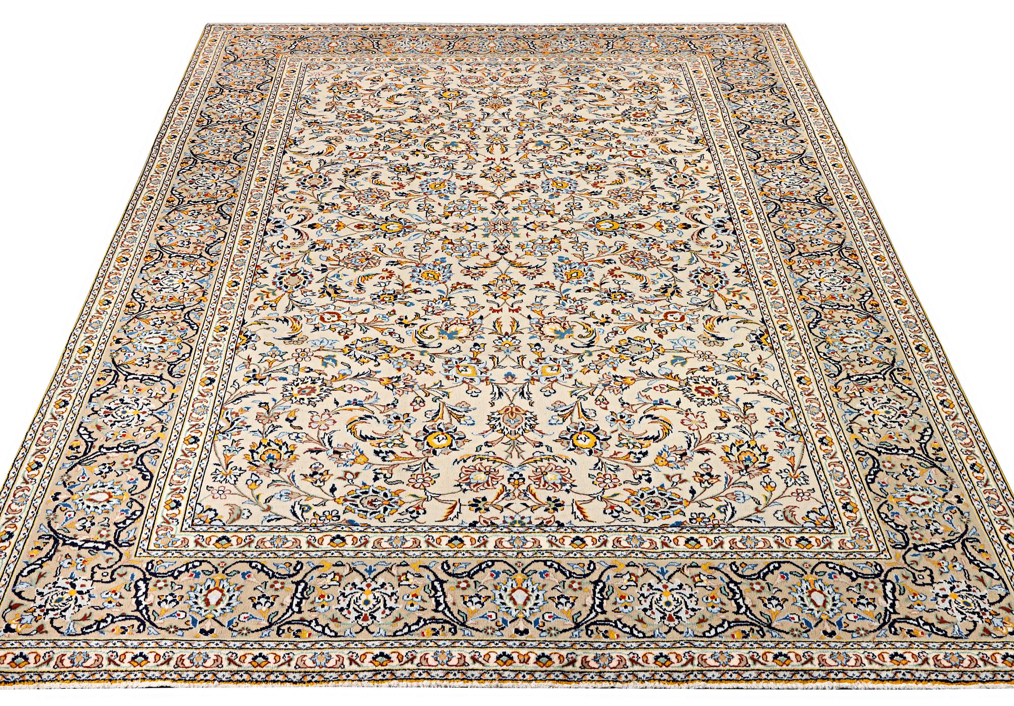 A Kashan carpet, c. 337 x 245 cm.