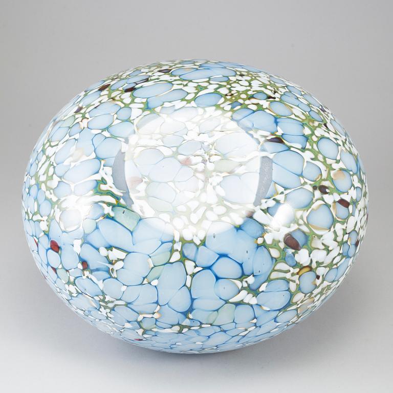 BERTIL VALLIEN, vas, glas, Kosta Boda, signerad.