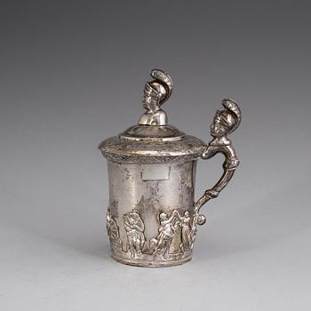 Mästarstämpel PM, toddymugg med lock, silver, Moskva 1829.