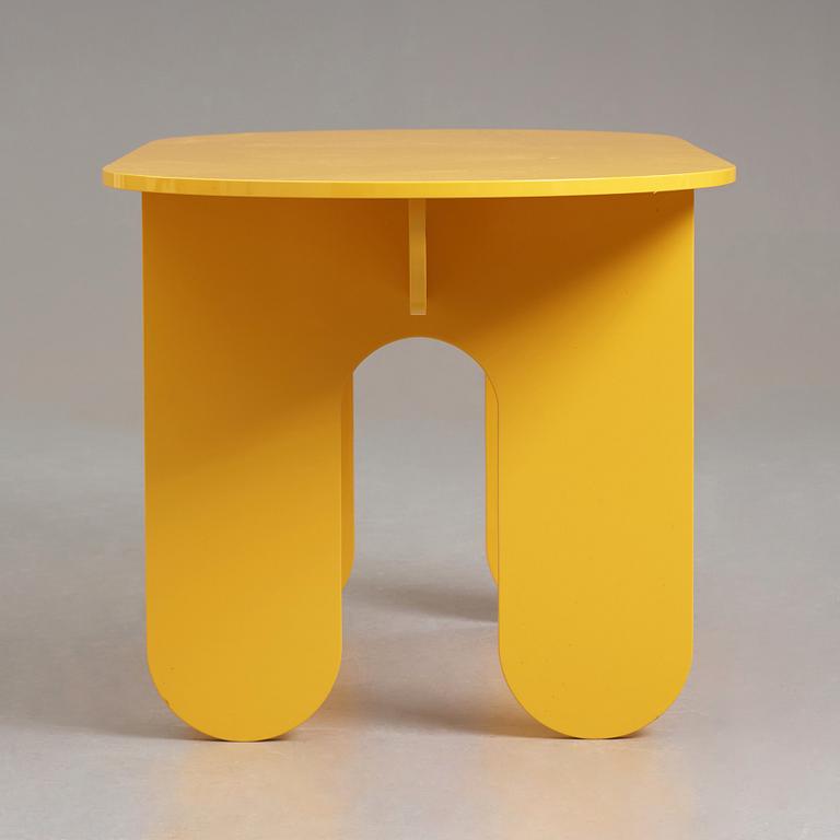 OWL, "Capsules”, a table and four stools in an unique colaboration with Arranging Things, 2019.