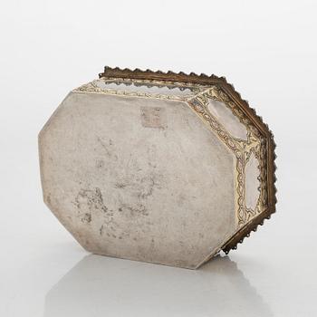 Pan-skrin på bricka, silver och förgyllt silver, mogulstil, Delhi, Indien, 1800-talets första hälft.