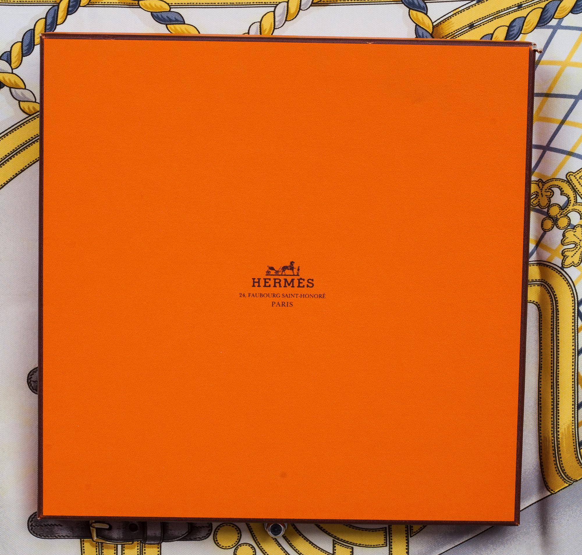 SCARF, "Grande Tenue" Hermès.