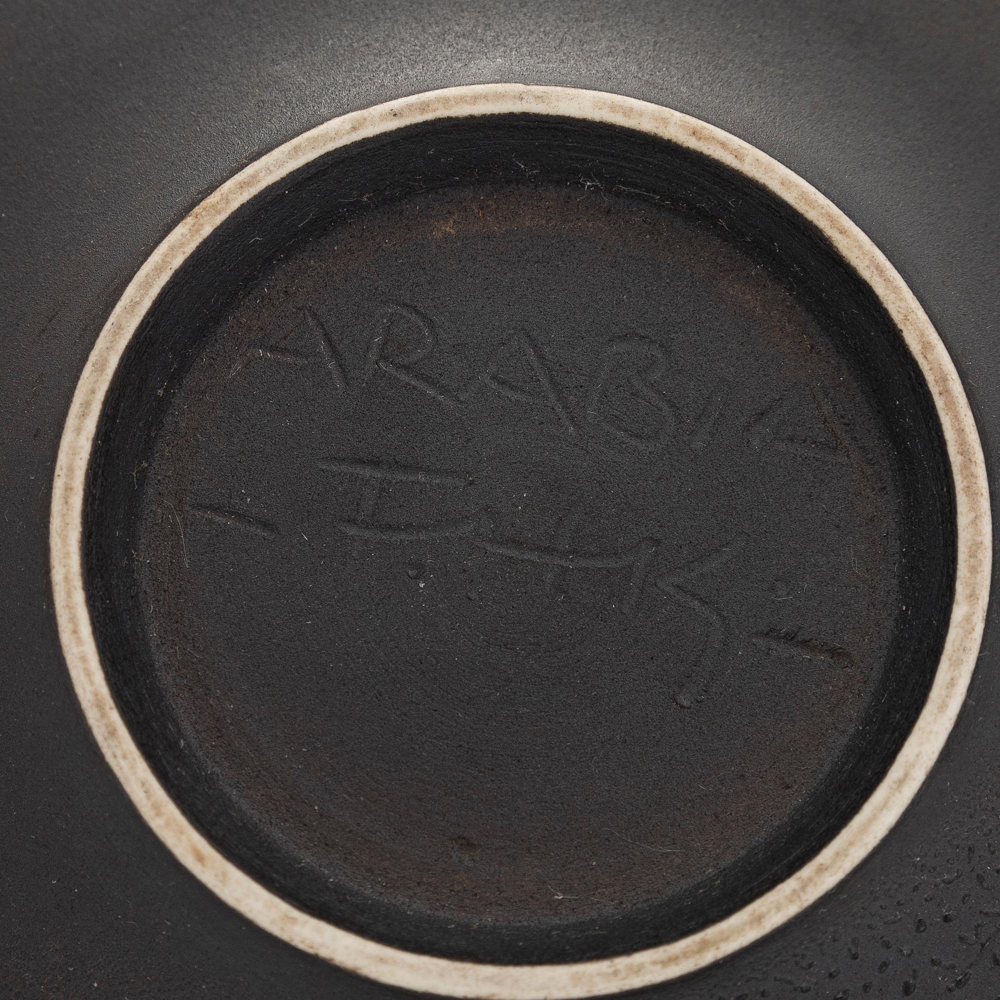 Friedl Holzer-Kjellberg, a ceramicc bowl, signed F.H.-Kj- Arabia.