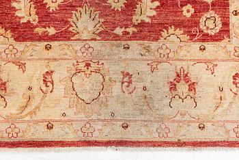 An Ushak carpet, c. 238 x 170 cm.