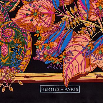 HERMÈS, scarf "Mythes et métamorphoses".