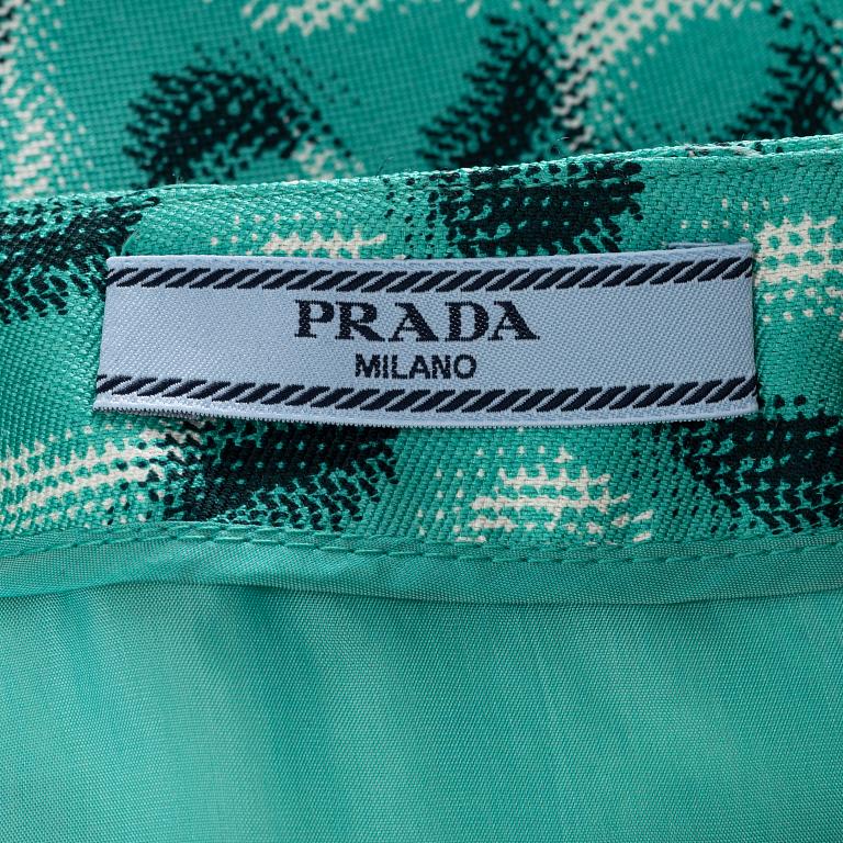 Prada, a wool/silk skirt, size 36.