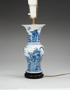 VAS, porslin. Qing dynastin, 1800-tal.