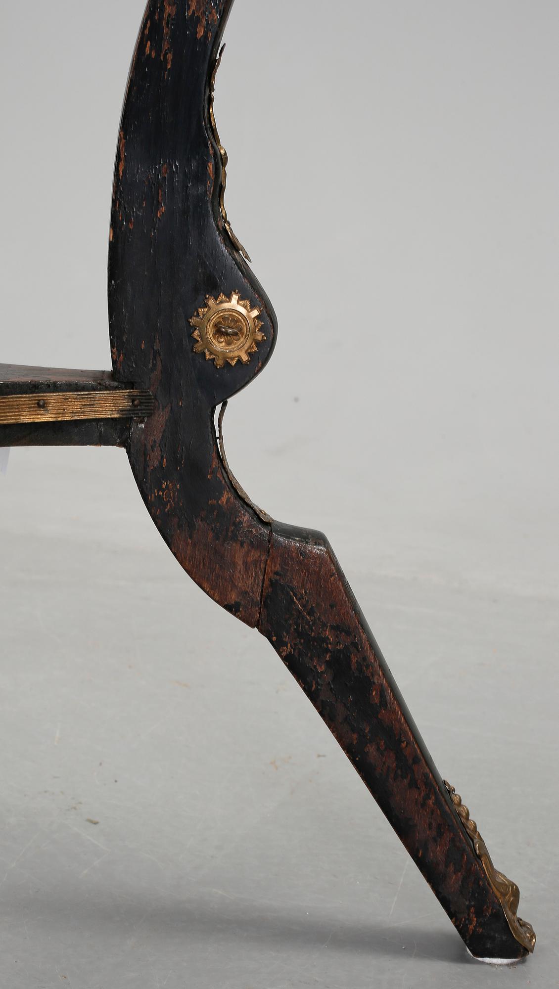 BORD, Ny-Louis seize, Frankrike, 1800-talets andra hälft.