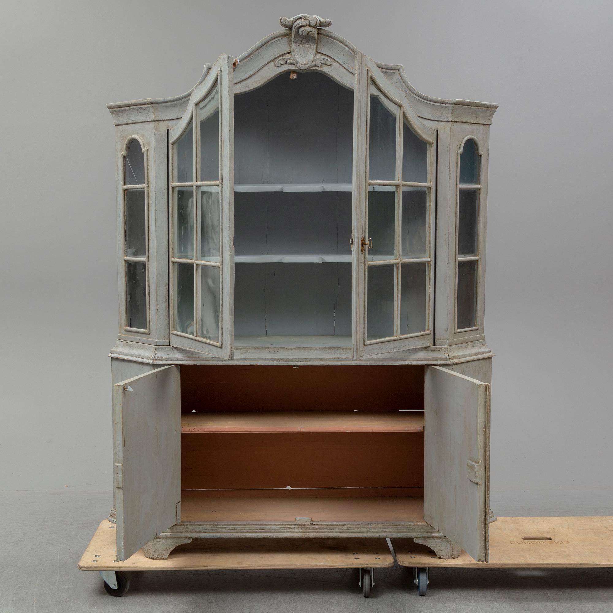 A rococo display cabinet from the 18th century.