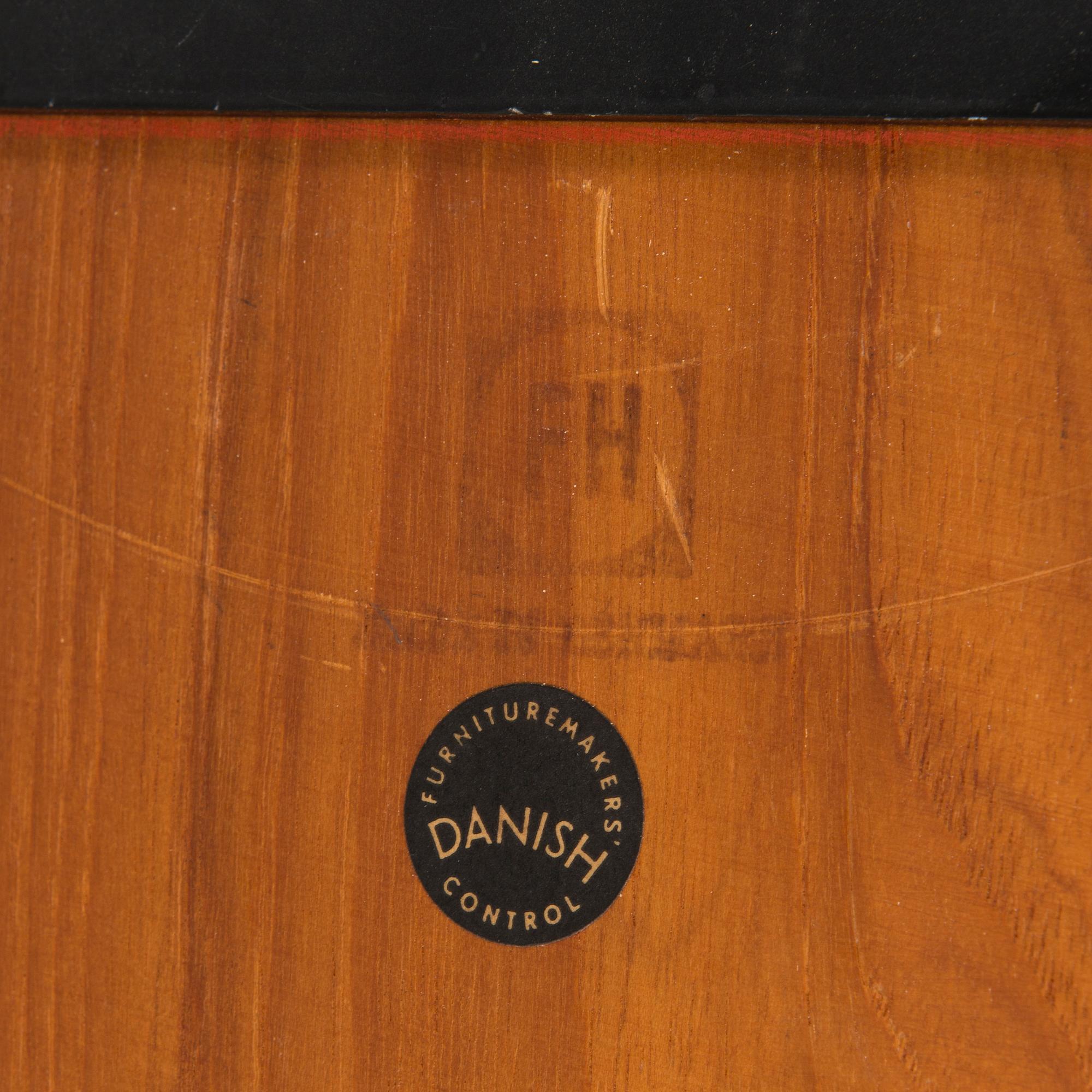 FREDRICK SIECK, table and chairs 1163 for Fritz Hansen, Denmark 1960s/1970s.