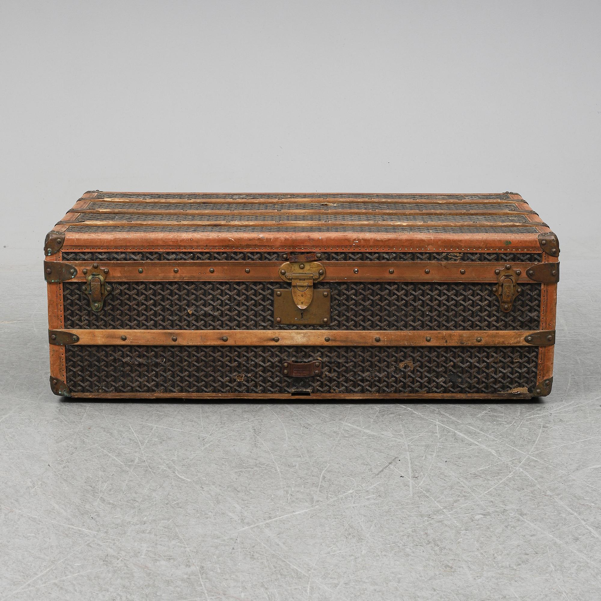 A Goyard vintage trunk from around 1900.