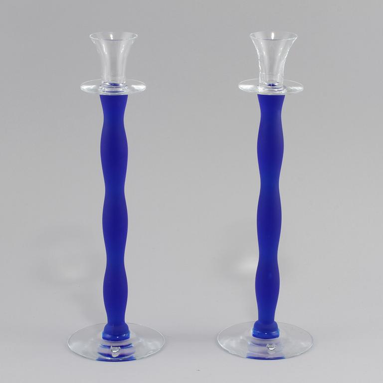 LJUSSTAKAR, 1 par, glas, "Celeste", Anna Nilsson, Orrefors, 1990-tal.