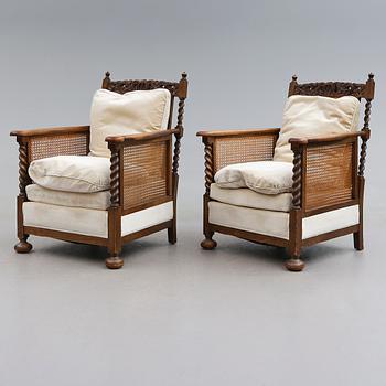 FÅTÖLJER 1 par, barockstil, omkring år 1900.