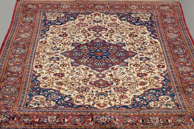 MATTO, semi-antique silk Kashan, ca 200 x 129 cm.