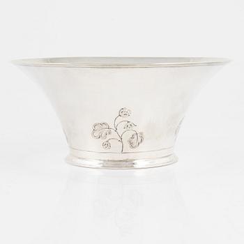 K Anderson, a 'Swedish Grace' silver bowl, Stockholm 1928.