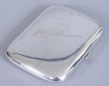 CIGARETTETUI, silver, importstämplar, 176 g.