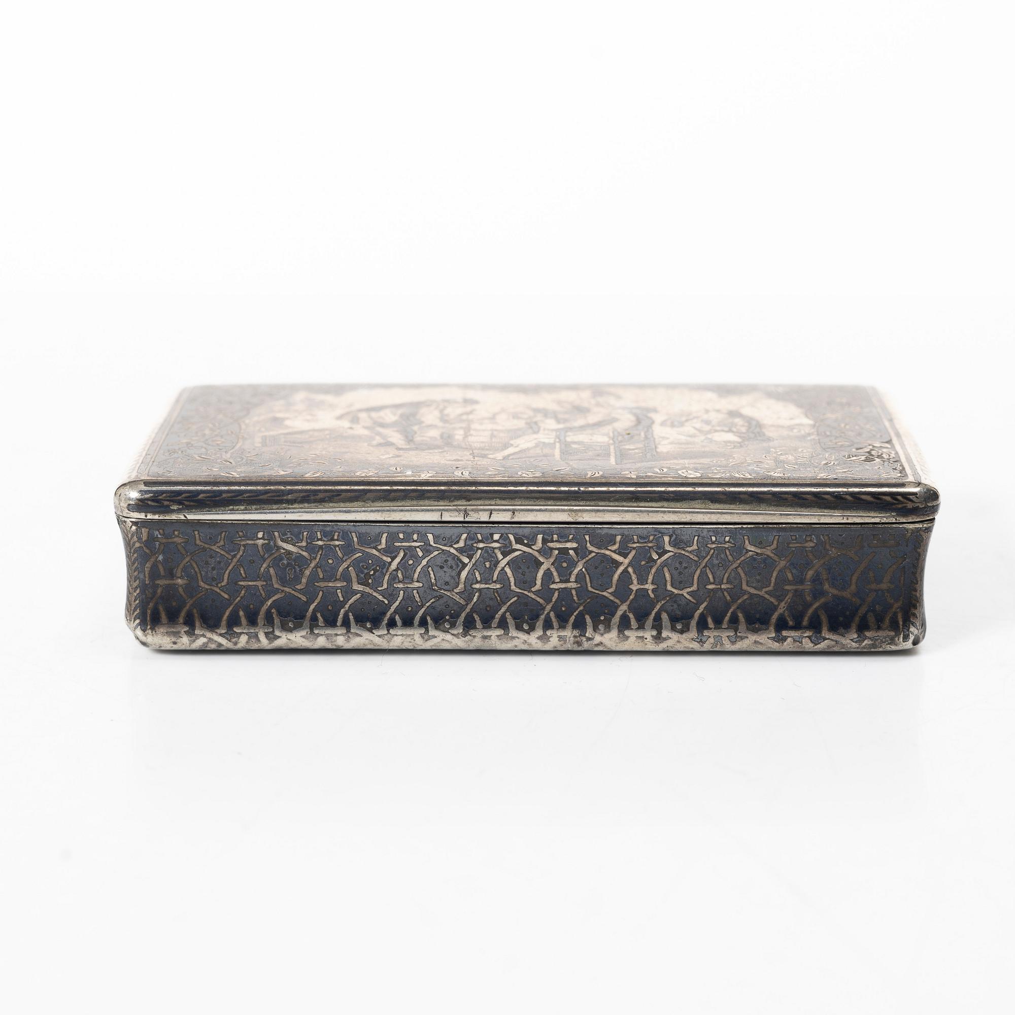 A silver niello box, French hallmarks, circa 1900.