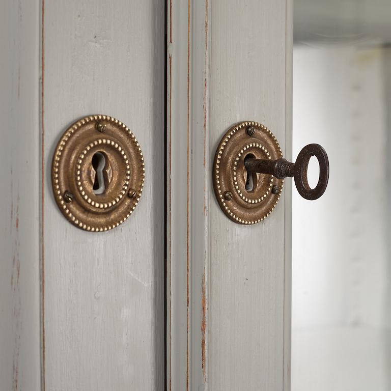 Bokskåp, 1900-talets början.