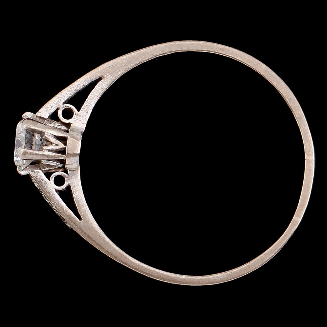 RING, 18 k vitguld, briljantslipade diamanter tot 0.50 ct, H&Å Stockholm 1959. Vikt 3,1 g.