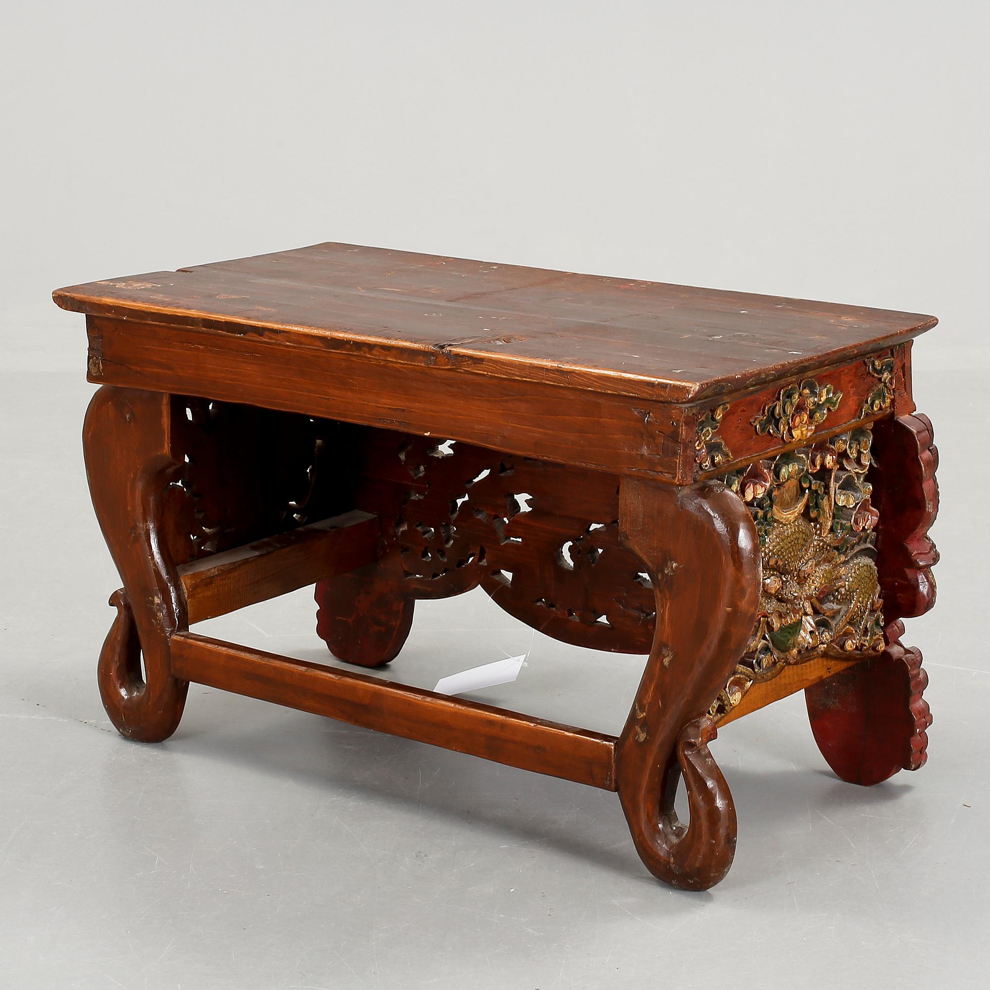 PALL/BORD, orientaliskt, 1900-tal.
