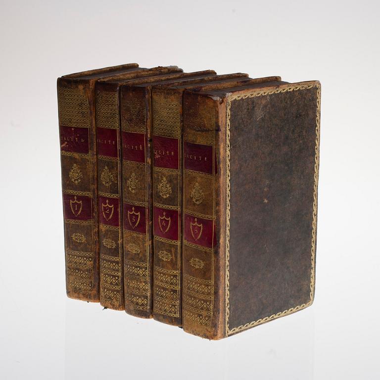 BOK, 5 volymer, "Annales de C. Corn. Tacite, Nouvelle traduction", de l'Iprimerie des Frères Mame, Paris 1808.