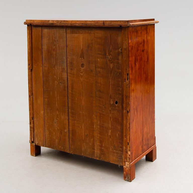 CHIFFONJÉ, 1800-talets första hälft.