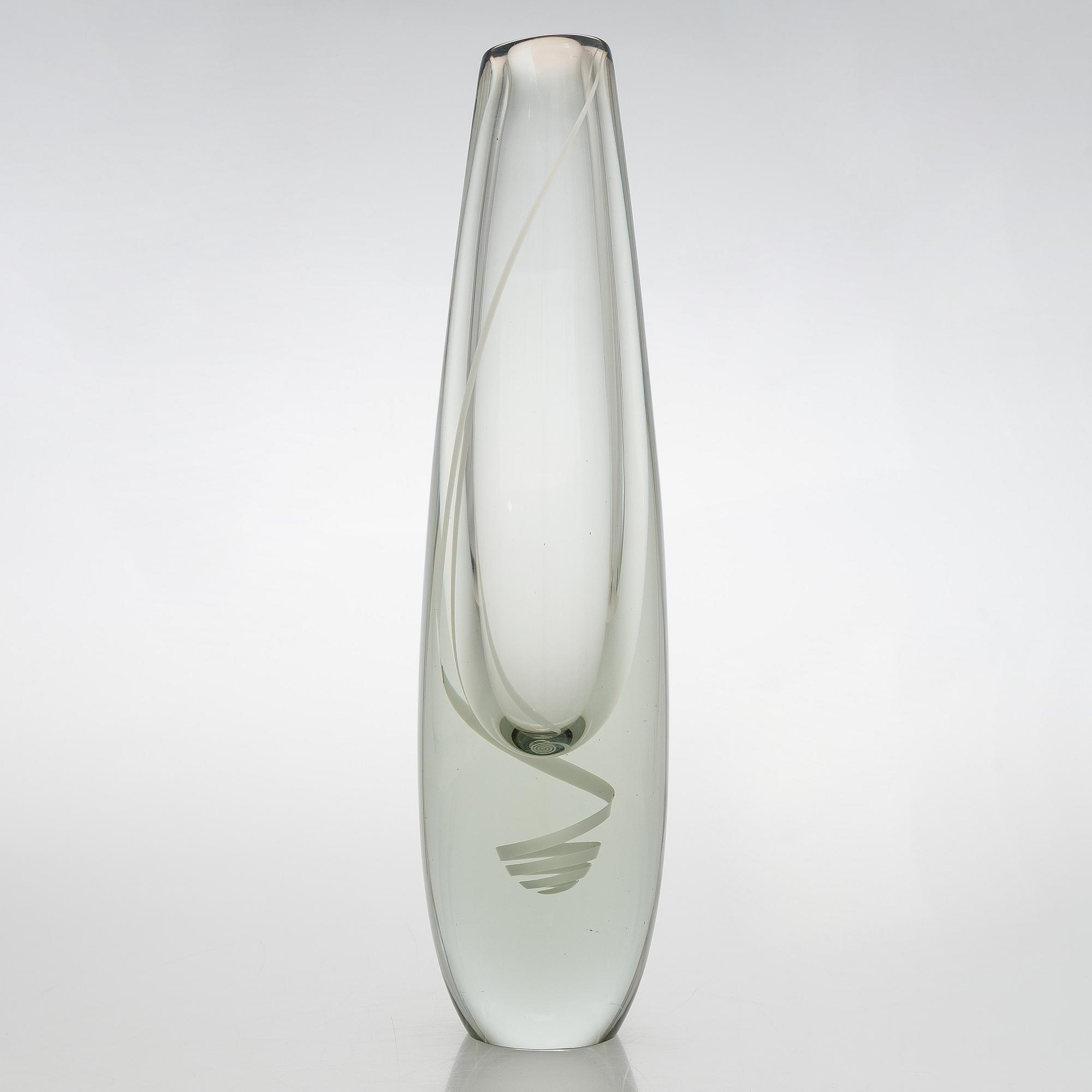 Gunnel Nyman, vas, "Serpentin", signerad G. Nyman, Nuutajärvi Notsjö -59.