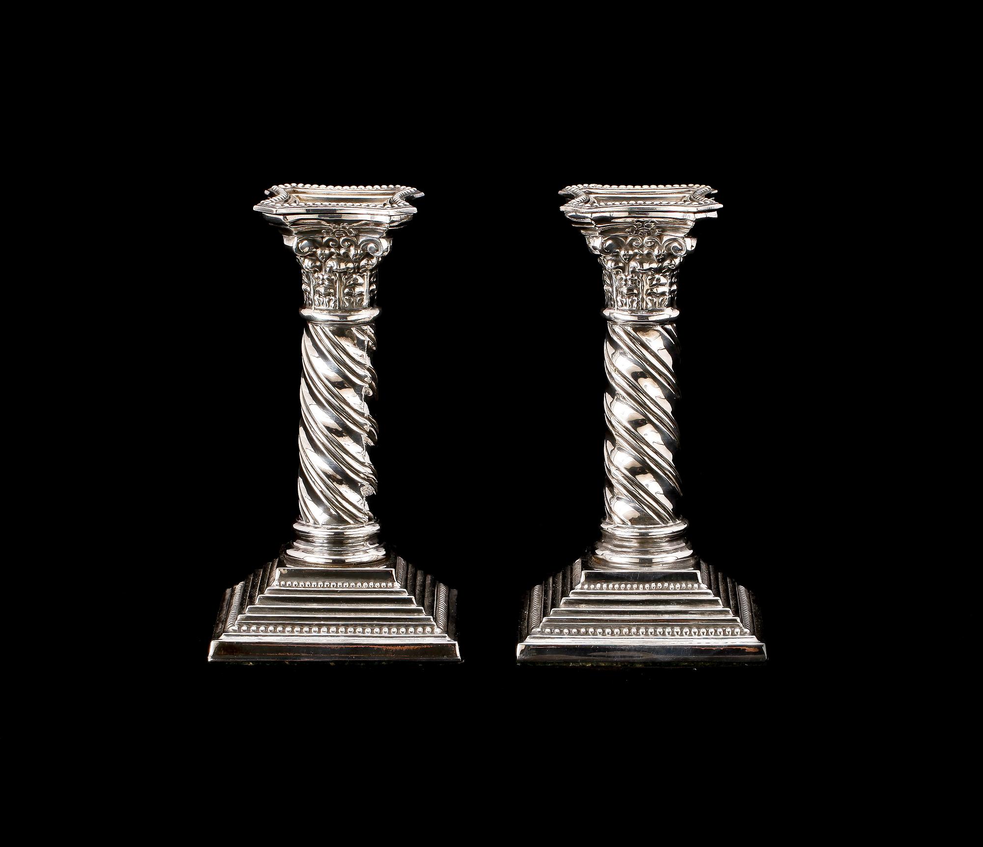 LJUSSKATAR, ett par, silver, gustaviansk stil, 1900-tal.