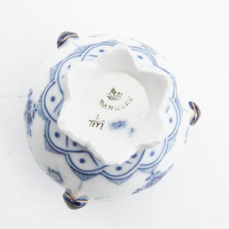 Royal Copenhagen, Skål, porslin, "Musselmalet helblonde", Danmark, 1900-tal.