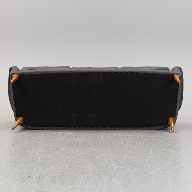 Kerstin Hörlin-Holmquist, a sofa, Triva, Nordiska Kompaniet.