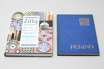 17 books and catalouges, mostly about oriental crafts, 20th century.