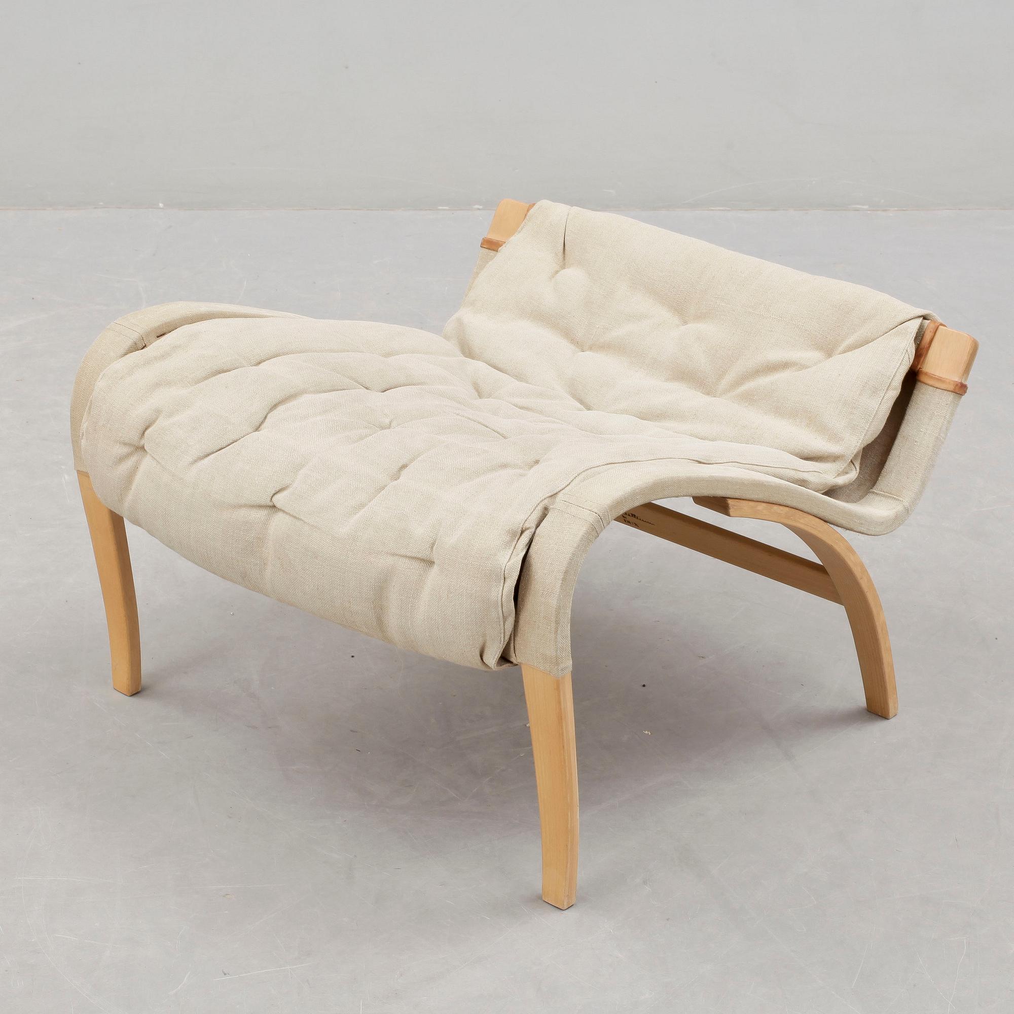 FOTPALL, "Pernilla", Bruno Mathsson DUX.