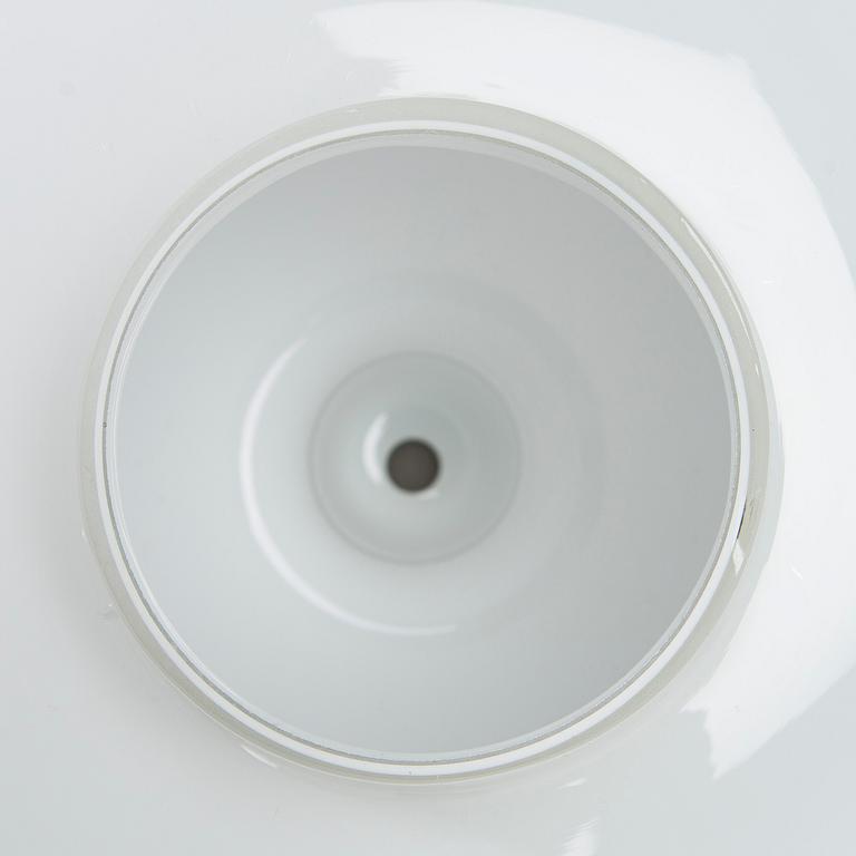 Paavo Tynell, a pair of mid-20th century 'K2-19' pendant lights for Idman.