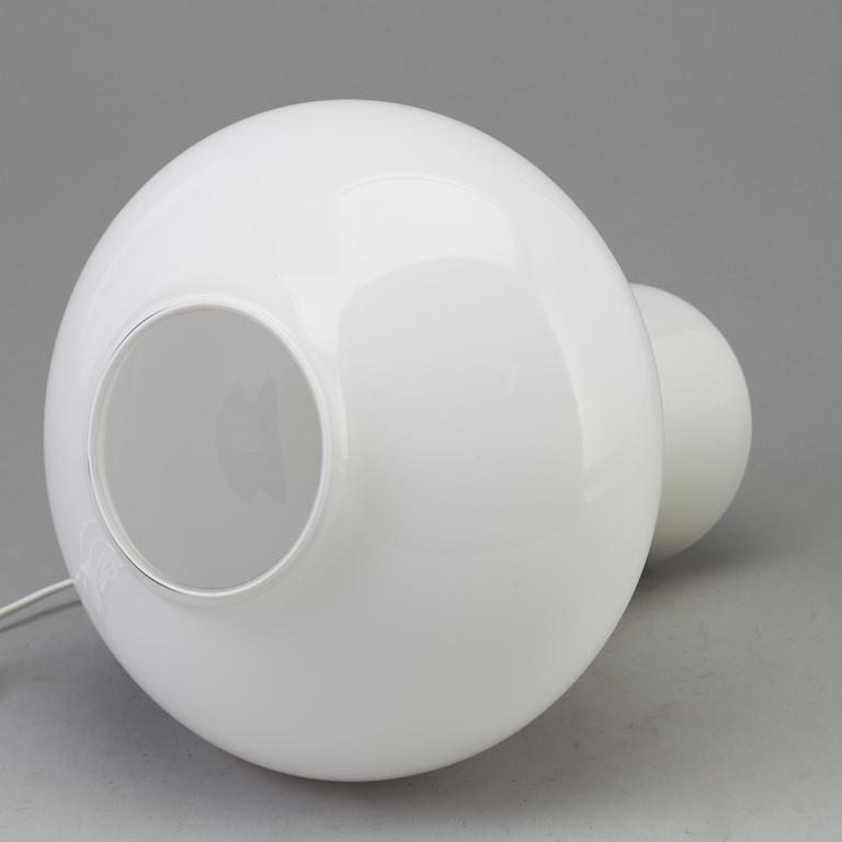 A 'Zaffiro Fungo" glass table light by Massimo Vignelli/Paulo Venini, Italy.